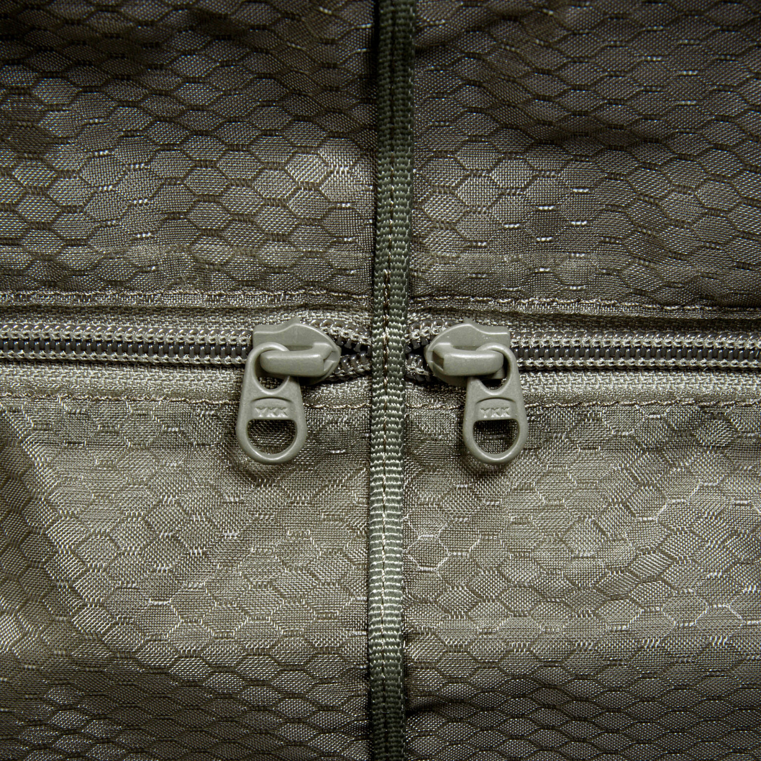 TT Duffle 65 oliv