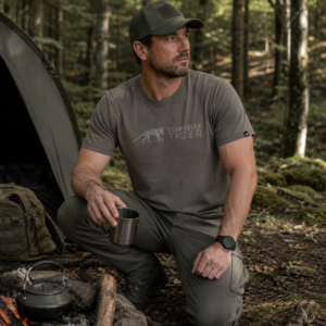 TT Logo Shirt stone-grey-oliv ki generiert