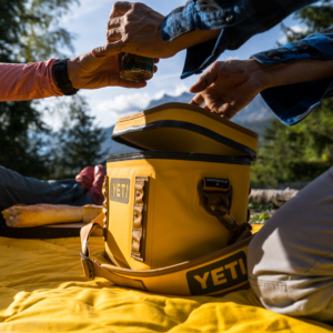 YETI Hopper Flip 8 Navy